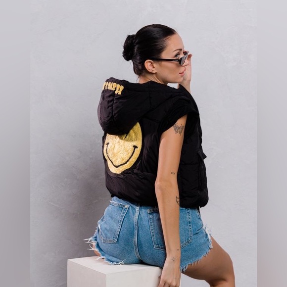 FALL 2024 Have A Nice Day Smiley Face Bolt Vector Urban Black Crop Puffer Vest - Picture 9 of 10